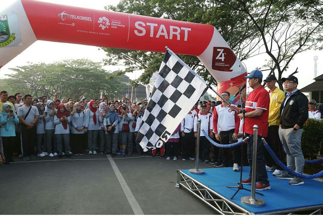 Lepas Jalan Sehat HUT RI, Gubernur: Momentum Tingkatkan Persatuan dan Kesatuan