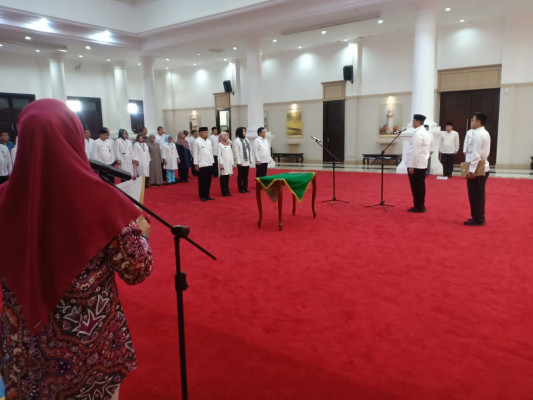 Lantik 4 Pejabat, Gubernur: Perkuat Upaya Wujudkan Seluruh Visi Misi