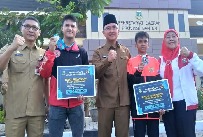 Harumkan Tanah Air, 2 Atlet Banten Diguyur Bonus