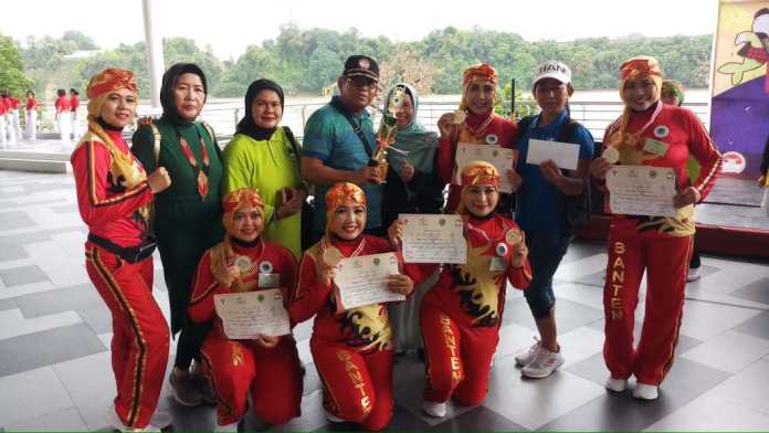 Kontingen Banten Juara I Nasional Cabang Senam Pencegahan Osteoporosis di Fornas