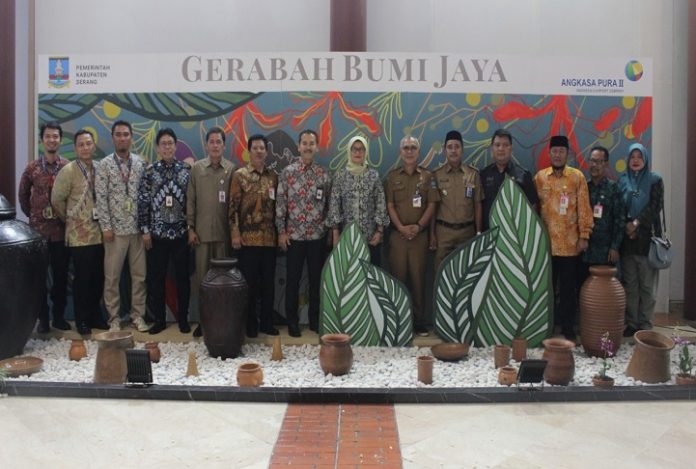 Pemkab Serang Pamerkan Gerabah Bumijaya di Bandara Soekarno-Hatta