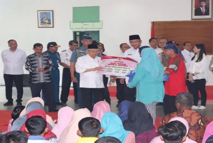 Wakil Presiden Kunjungi Korban Banjir di Lebak