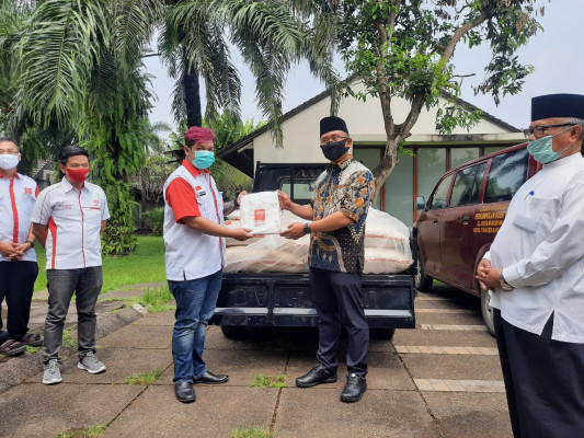 Terima Bantuan 1 Ton Beras, Wagub Ajak Seluruh Elemen Saling Menguatkan