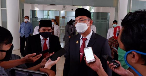 Wagub Banten Minta Pemkab/Pemkot Seragam Tetapkan Nominal Denda Wajib Masker