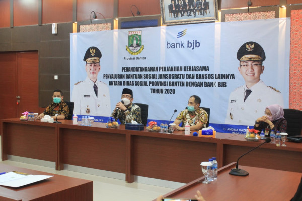 Siap Disalurkan Wagub Banten: Jamsosratu Bantu Penuhi Kebutuhan Pokok Warga Terdampak Covid-19