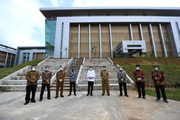 Dampingi Presiden Resmikan Kampus Baru Untirta, Gubernur WH Bangga Banten Miliki Kampus Megah