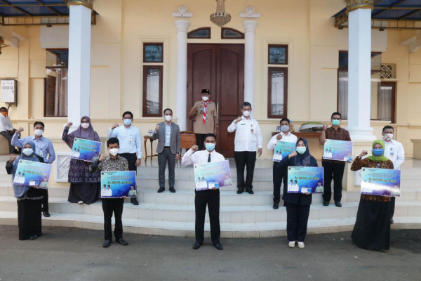 Pemprov Banten Salurkan Insentif Guru dan Tenaga Kependidikan Swasta