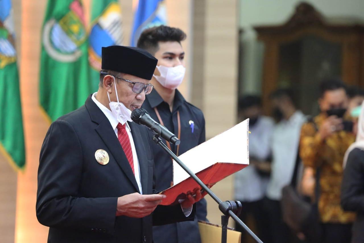 Lantik Bupati Pandeglang dan Walikota Tangerang Selatan  Gubernur Banten Tekankan Amanah Terhadap Jabatan dan Penanganan Covid-19.