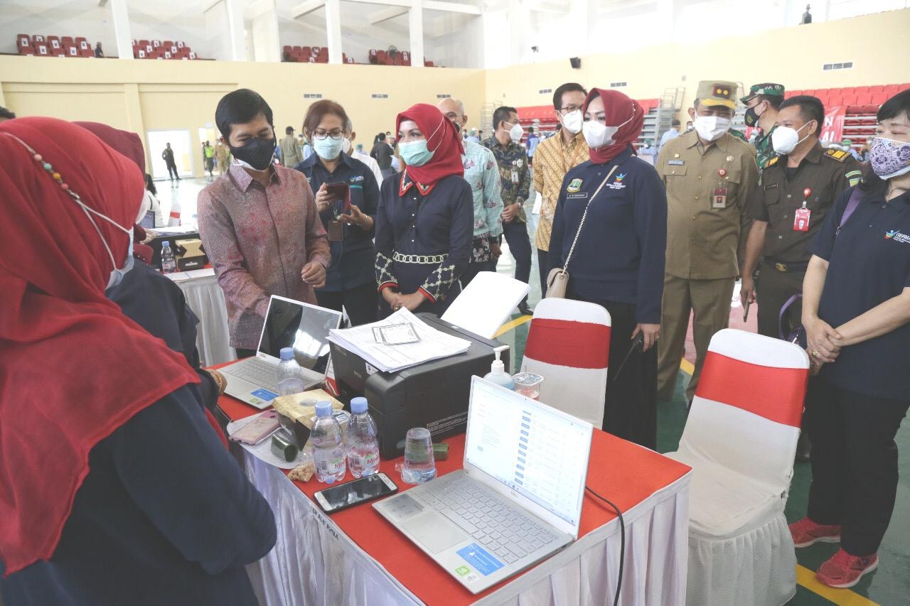 Pemprov Banten Gelar Vaksinasi Covid-19 Massal Dengan Target 200 Ribu Sasaran