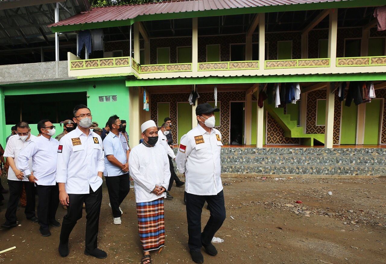 Kunjungi Ponpes di Gunung Sari, Gubernur : Bantuan Mereka Jangan Dipotong, Tapi Ditambah  G