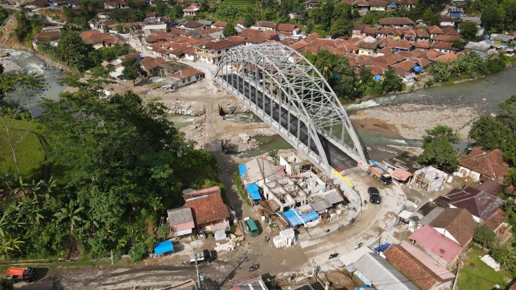 Jalan dan Jembatan di Cipanas -Ciberang Sudah Mulus, Bisa Dinikmati Masyarakat