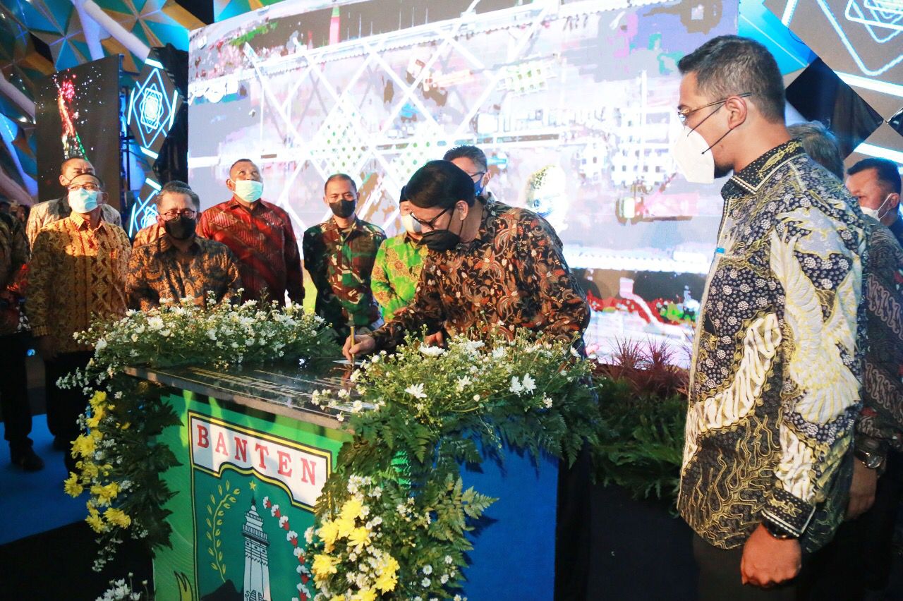 Menyatu Dengan Masyarakat, Gubernur WH Resmikan Jembatan Aria Wangsakara