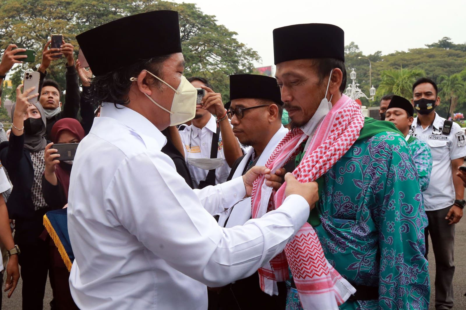 Lepas Calhaj Kabupaten Serang, Pj Gubernur: Do'akan Pengantar Segera Menyusul