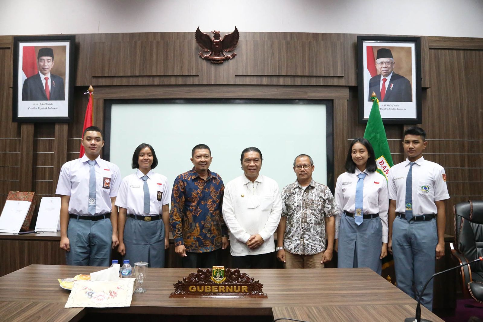 Pj Gubernur Al Muktabar Lepas Dua Paskibraka Provinsi Banten Terpilih ke Tingkat Nasional