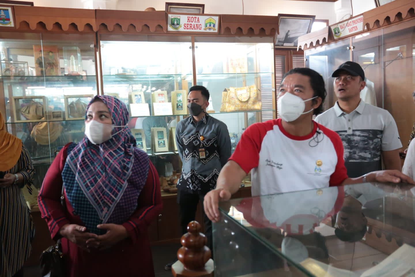 Penjabat (Pj) Gubernur Al Muktabar Tinjau Revitalisasi Anjungan Provinsi Banten di TMII