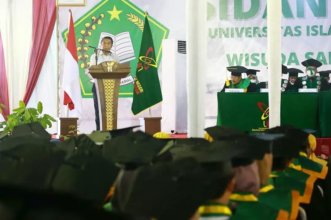 Pj Gubernur Al Muktabar Sampaikan Orasi Ilmiah Pada Wisuda UIN SMH Banten