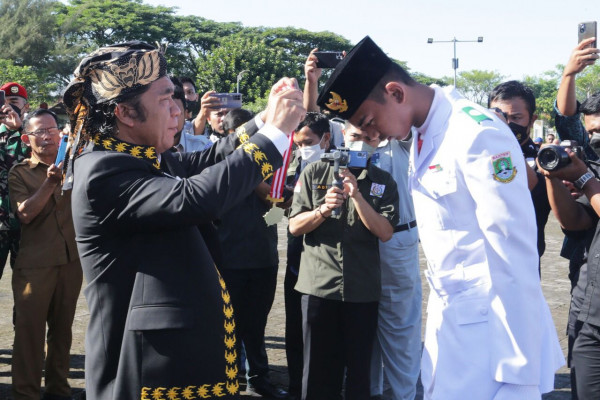 Upacara HUT Ke-22 Provinsi Banten, Pj Gubernur Al Muktabar : Membangun Banten Adalah Membangun Indonesia