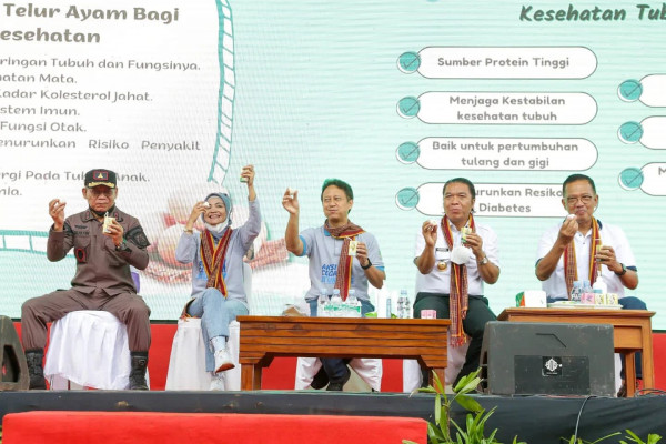 Peringatan Hari Kesehatan Nasional, Pj Gubernur Banten Al Muktabar Komitmen Layanan Kesehatan Hingga Wilayah Perbatasan