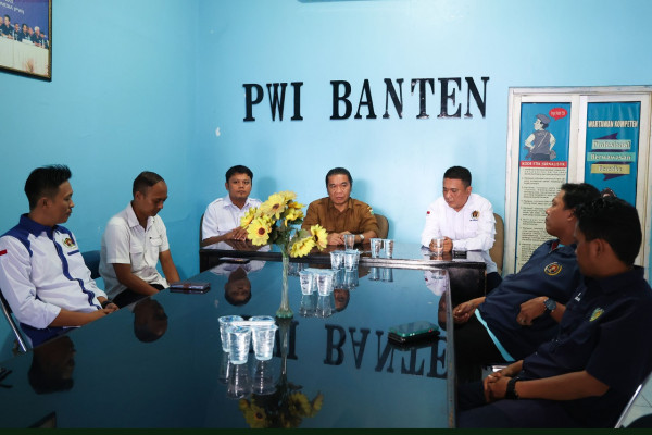 Pj Gubernur Al Muktabar Lepas Rombongan PWI Banten Hadiri HPN Ke-28 Medan