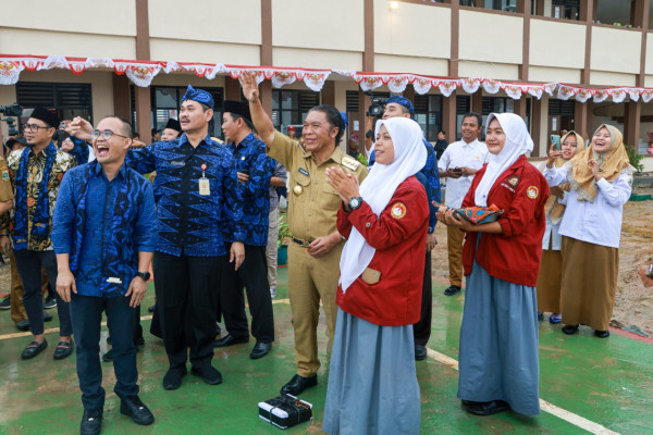 Bangga dan Bahagianya Para Siswa dan Wali Murid Atas Peresmian Gedung SMAN 1 Lebak Wangi