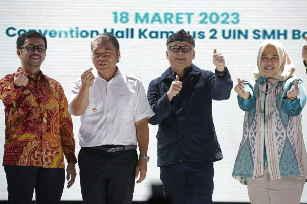 Pj Gubernur Banten Al Muktabar Kick Off KPPD QRIS dan Jawara Mobile Bank Banten