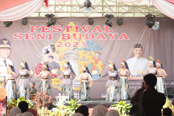 Festival Seni Budaya Provinsi Banten, Pelajar Papua Bawakan Tarian Banten