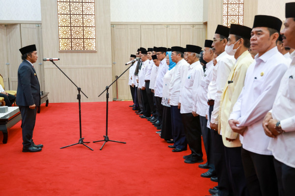 Pj Gubernur Al Muktabar Lantik Pengurus LPTQ Provinsi Banten Periode 2023 - 2028