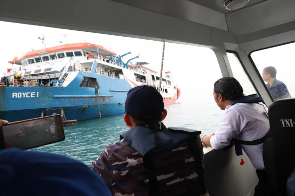 Tinjau KMP Royce 1, Pj Gubernur Banten Al Muktabar: Kita Persiapkan Evakuasi