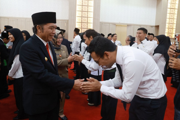 Pj Gubernur Al Muktabar Lantik 56 Pejabat Fungsional dan 34 Pegawai Negeri Pemprov Banten