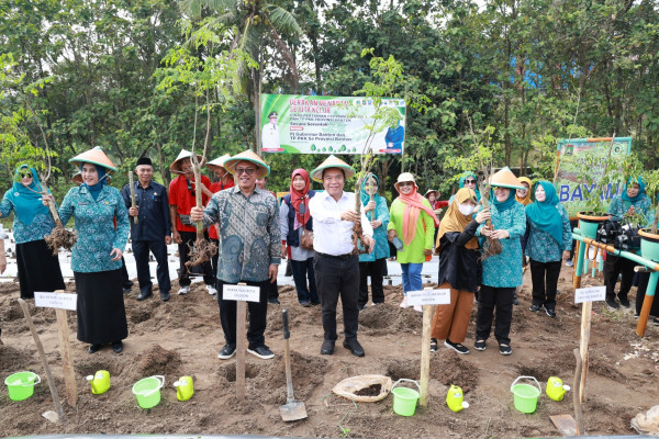 Pj Gubernur Banten Al Muktabar Luncurkan Gerakan Menanam Sejuta Pohon Kelor