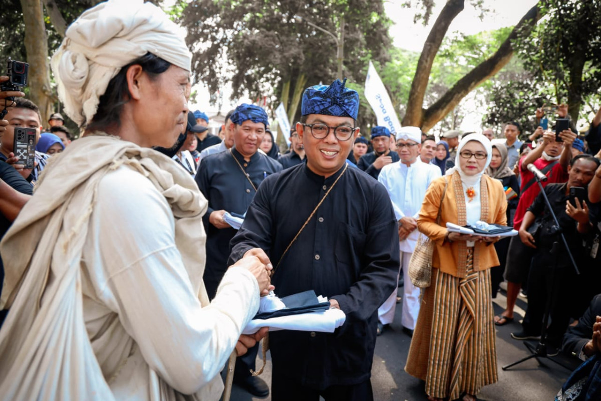 Sambut Warga Baduy, Gubernur Banten Andra Soni : Sangat Menginspirasi dalam Menjaga Kelestarian Alam dan Adat