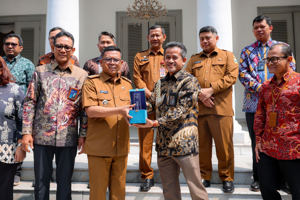 Gubernur Banten Andra Soni Bertekad Pemerataan Listrik di Kepulauan