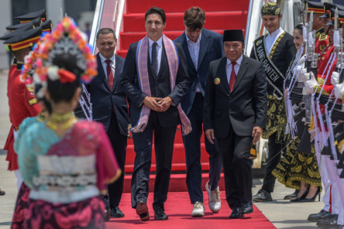 Pj Gubernur Banten Al Muktabar Sambut Kedatangan Perdana Menteri Kanada Justin Trudeau