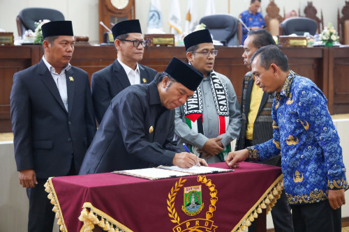 Penetapan APBD 2024, Pj Gubernur Banten Al Muktabar: Amanat Belanja Mandatory Sudah Dipenuhi