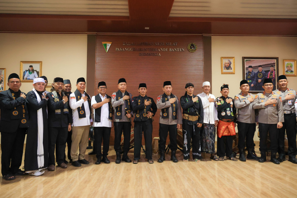 Didampingi Gubernur Banten Andra Soni, Kapolri Listyo Sigit Prabowo Resmikan Balai Latihan Silat PTBI untuk Jaga Warisan Tjimande