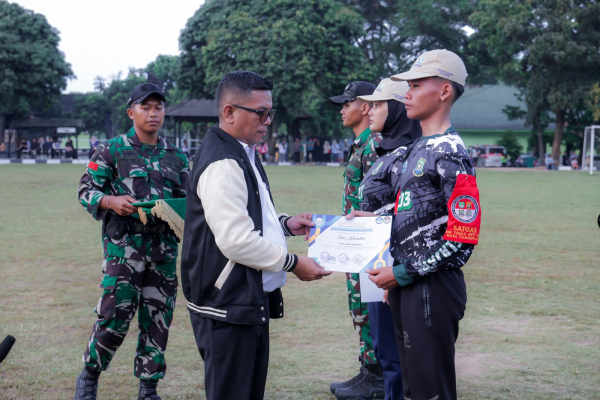 Gubernur Banten Andra Soni Tutup Kegiatan Pelajar Anti Tawuran 2025, Apresiasi Pembinaan Yonif Arya Kemuning