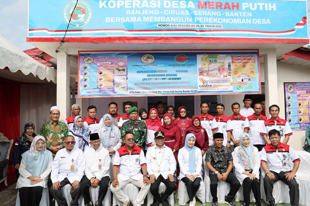 Tinjau Aktivitas Koperasi Desa Merah Putih Ranjeng, Gubernur Banten Andra Soni Optimis Pencapaian Target Pertumbuhan Ekonomi 8 Persen