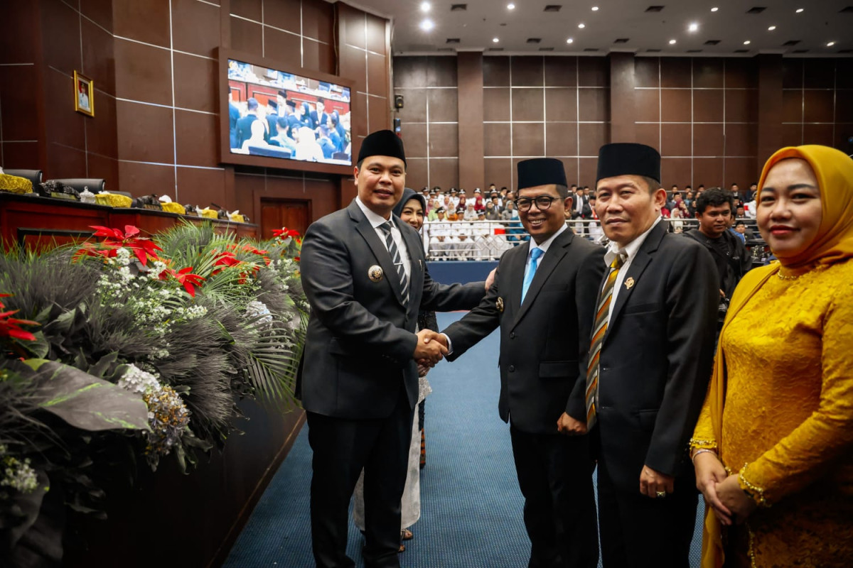 Pesan Gubernur Andra Soni ke Budi-Agis: Tugas Kita Melayani dan Memastikan Warga Tidak Kelaparan