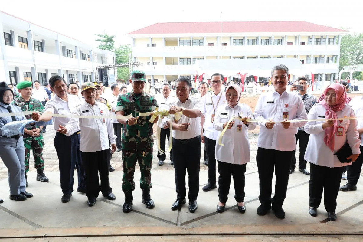 Perkuat Layanan Dasar, Pj Gubernur Banten Al Muktabar Resmikan 18 Sarana Prasarana Pendidikan di Kabupaten Tangerang