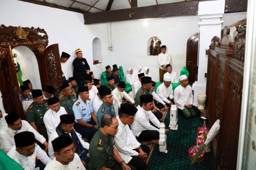 Jelang HUT ke-23 Provinsi Banten, Pj Gubernur Al Muktabar Ziarah ke Sultan Maulana Hasanudin