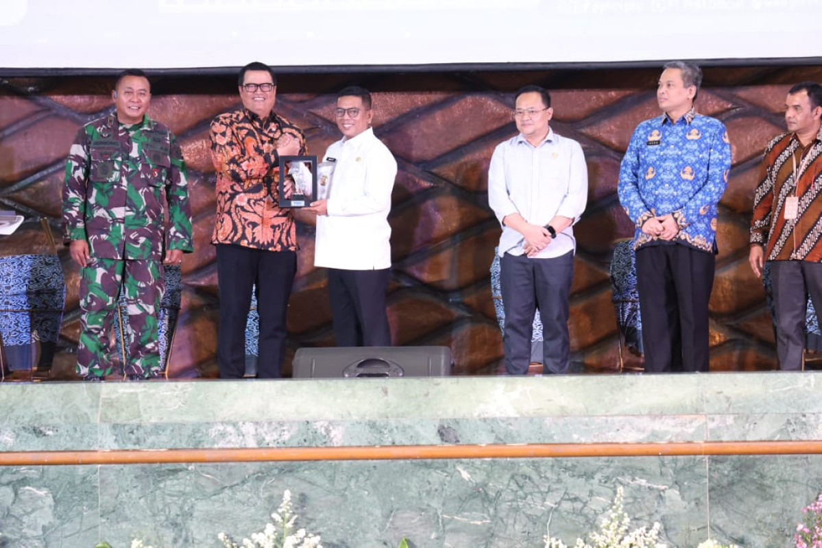 Pesan Gubernur Banten Andra Soni ke Pelaku UMKM: Jangan Tergoda Pinjol