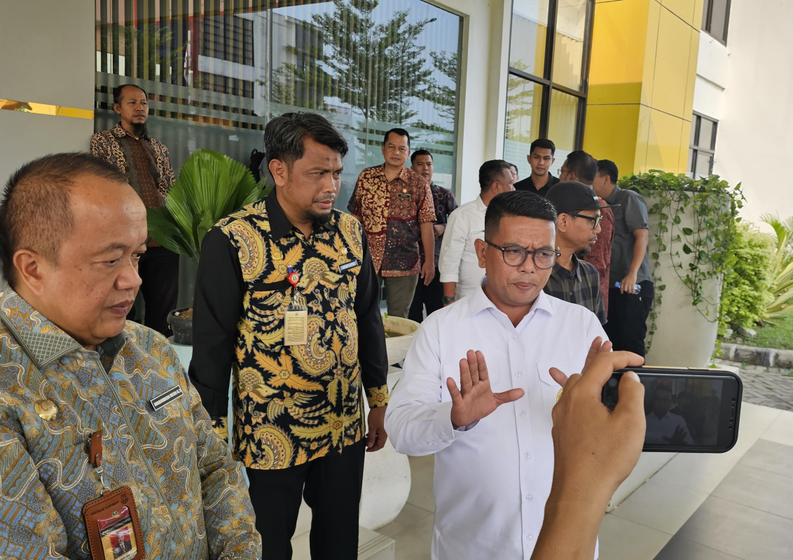 Gubernur Andra Soni Tinjau Wawancara Lima Kandidat Calon Sekda Banten