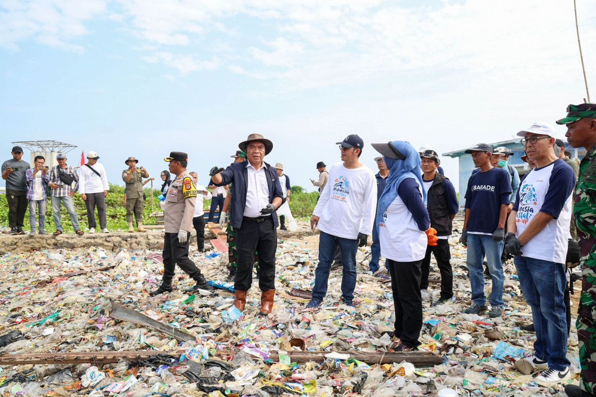 Pj Gubernur Banten Al Muktabar Ajak Masyarakat Bersama Menjaga Lingkungan