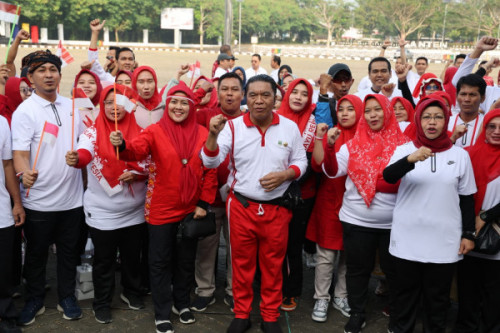 Pj Gubernur Al Muktabar Hadiri Senam Dan Lomba 17 Agustus Setda Provinsi Banten