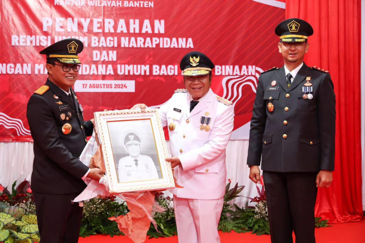 Serahkan Remisi, Pj Gubernur Banten Al Muktabar: Berubahlah Menjadi Teladan di Masyarakat