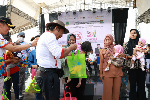 Salurkan Bantuan Sosial di Kabupaten Tangerang, Pj Gubernur Banten Al Muktabar : Menjadi Tali Asih