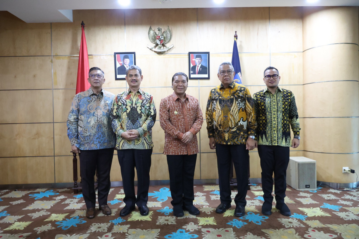 Saksikan Serah Terima Pelaksanaan Tugas Wali Kota Tangsel, Pj Gubernur Banten Al Muktabar : Laksanakan Agenda Pembangunan