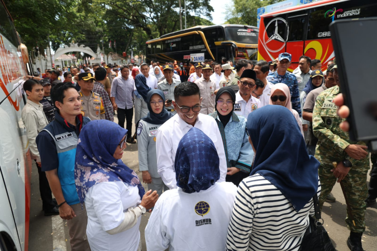 Gubernur Andra Soni Lepas 990 Peserta Program Mudik Gratis Pemprov Banten