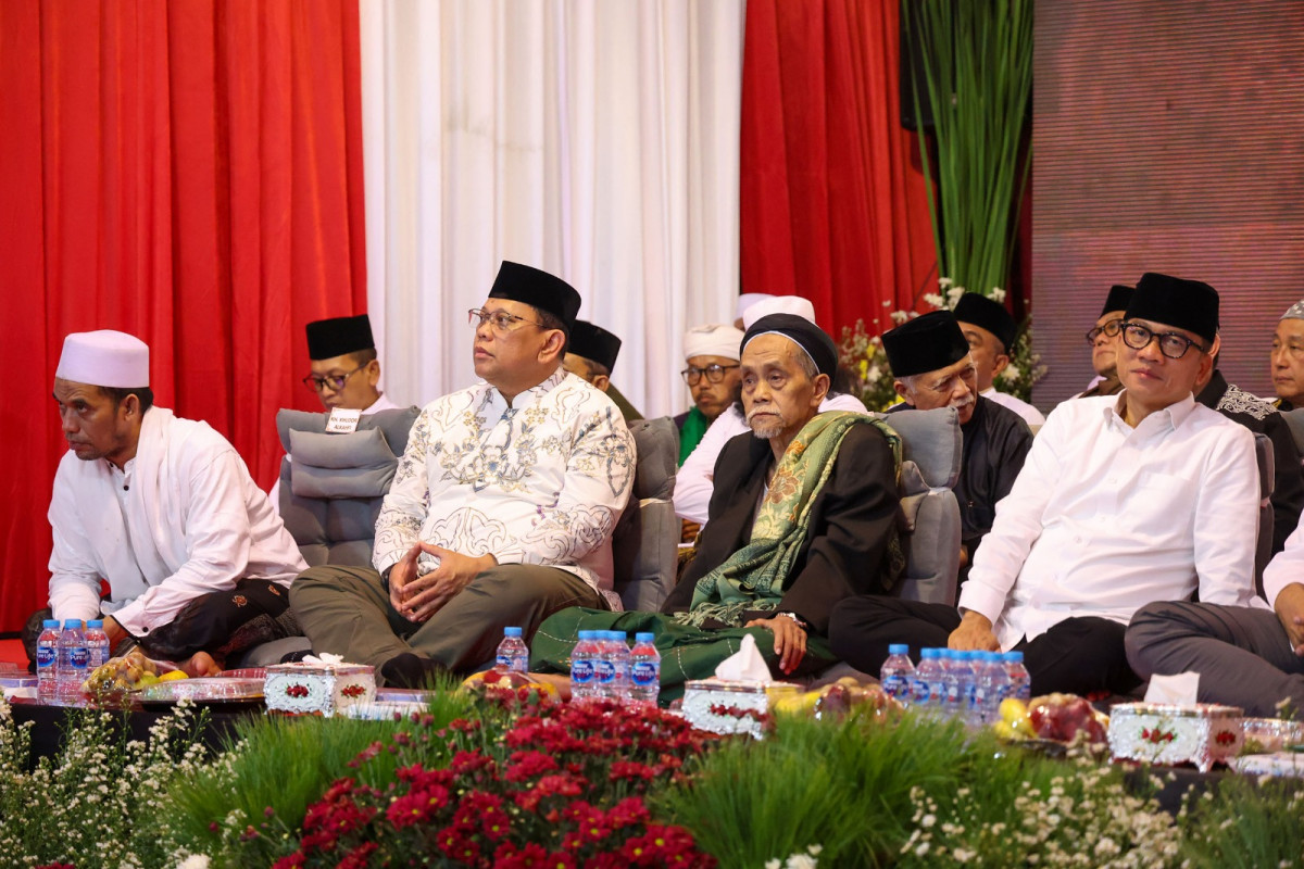 Pj Gubernur Banten A Damenta Hadiri Haul Syekh Dalem Dayeuhan Pandeglang