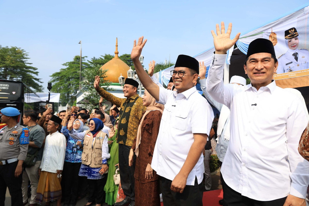 Gubernur Andra Soni Lepas Jemaah Haji dari Kloter Kabupaten Serang